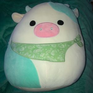 BELENA THE COW 16 INCH SQUISHMALLOW BNWT